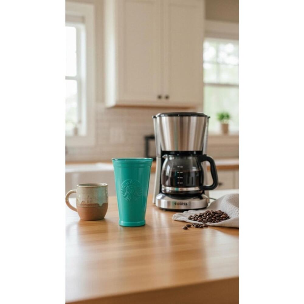 Starbucks Reusable Cold Cup Tumbler Green Embossed Siren Logo Lid